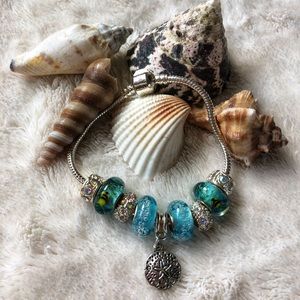Sandollar and glass bead charm bracelet NWOT